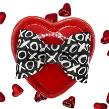 Load image into Gallery viewer, Bow Tie - Valentine&#39;s Day
